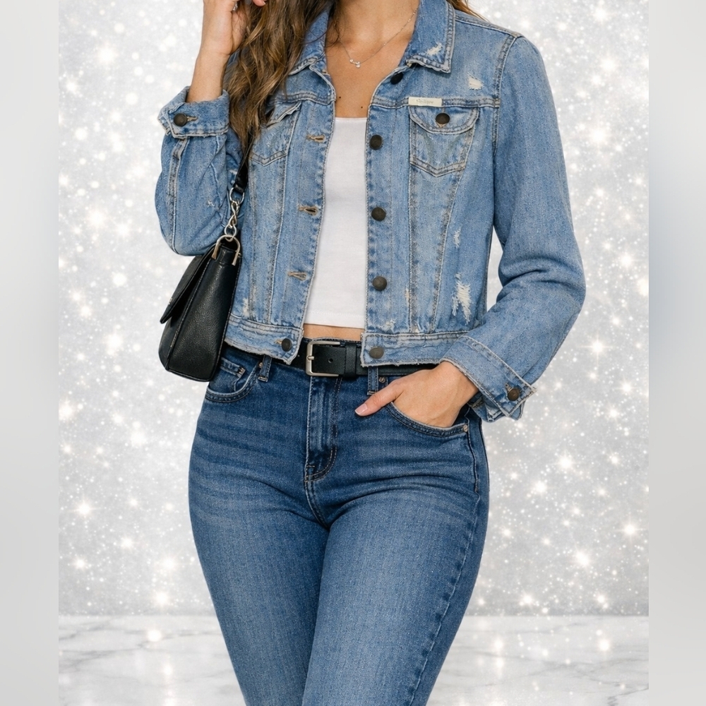 HOLLISTER Women's Y2K Vintage Light Denim Jacket.